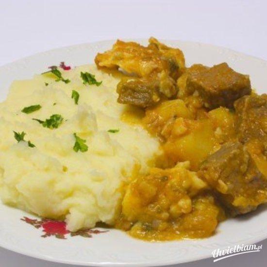Gulasz wołowy po prowansalsku