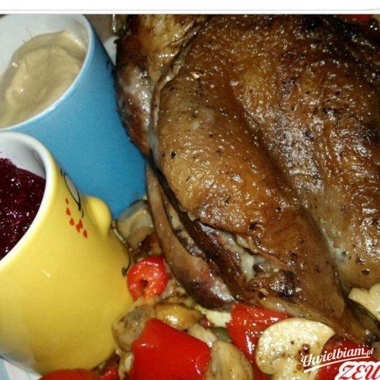 Golonka w pieczarkach i papryce