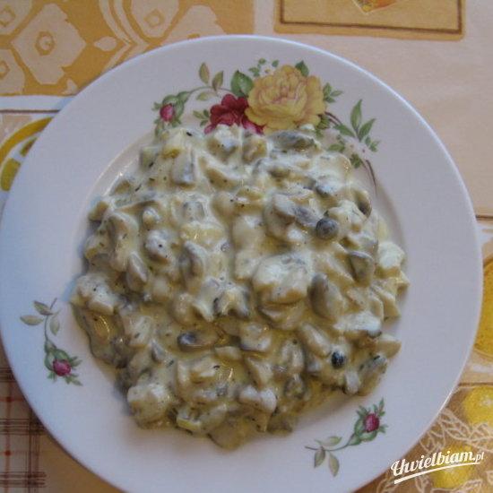 Uniwersalny sos pieczarkowy
