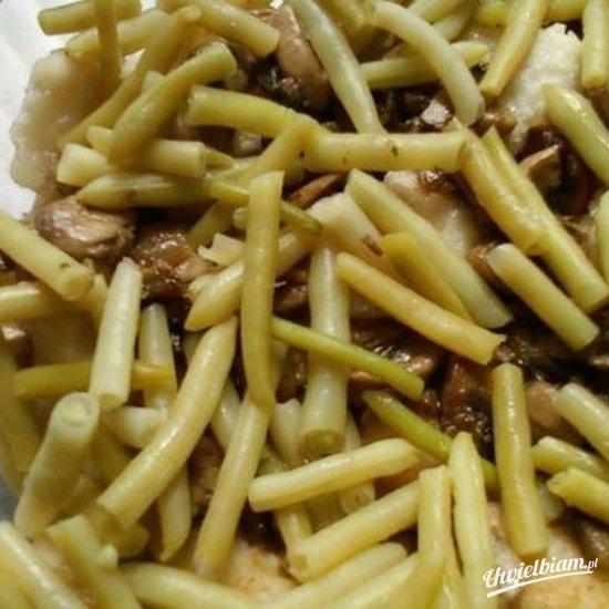 Potrawka rybna z fasolką i pieczarkami