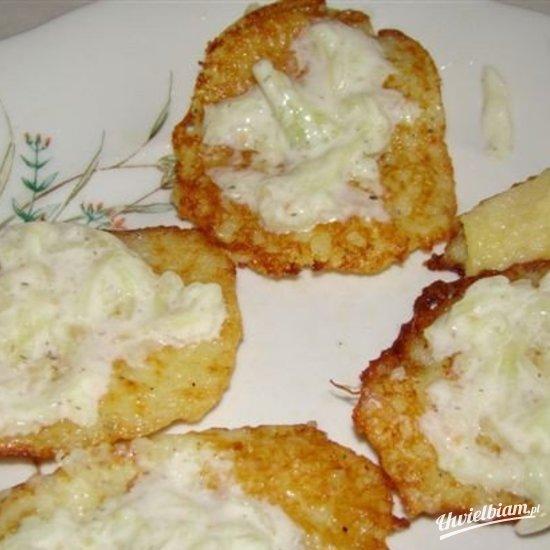 Placki ziemniaczna z sosem tzatziki