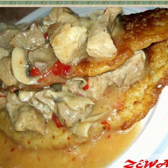 Placek z gulaszem pieczarkowo paprykowym
