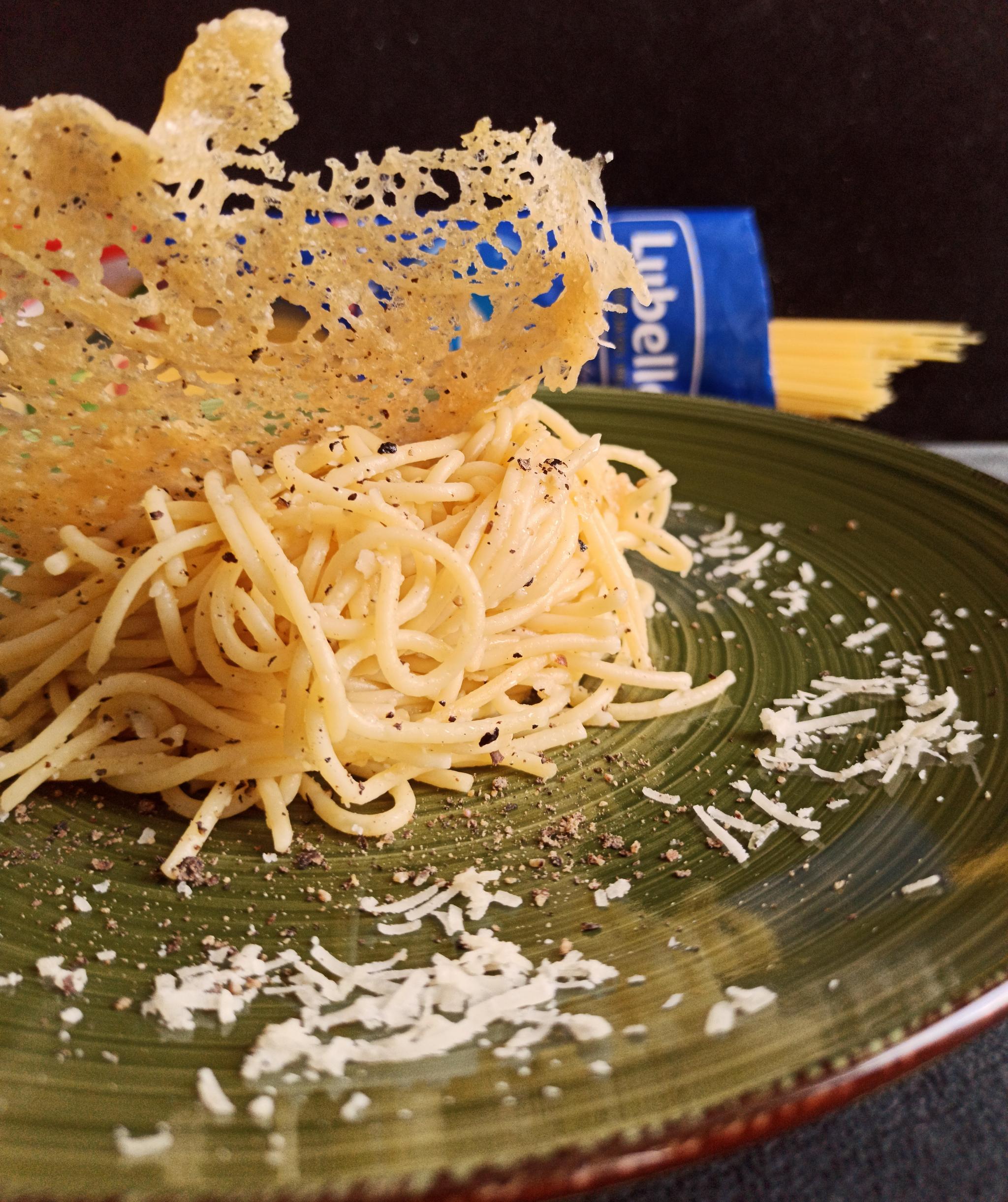 Spaghetti cacio e pepe