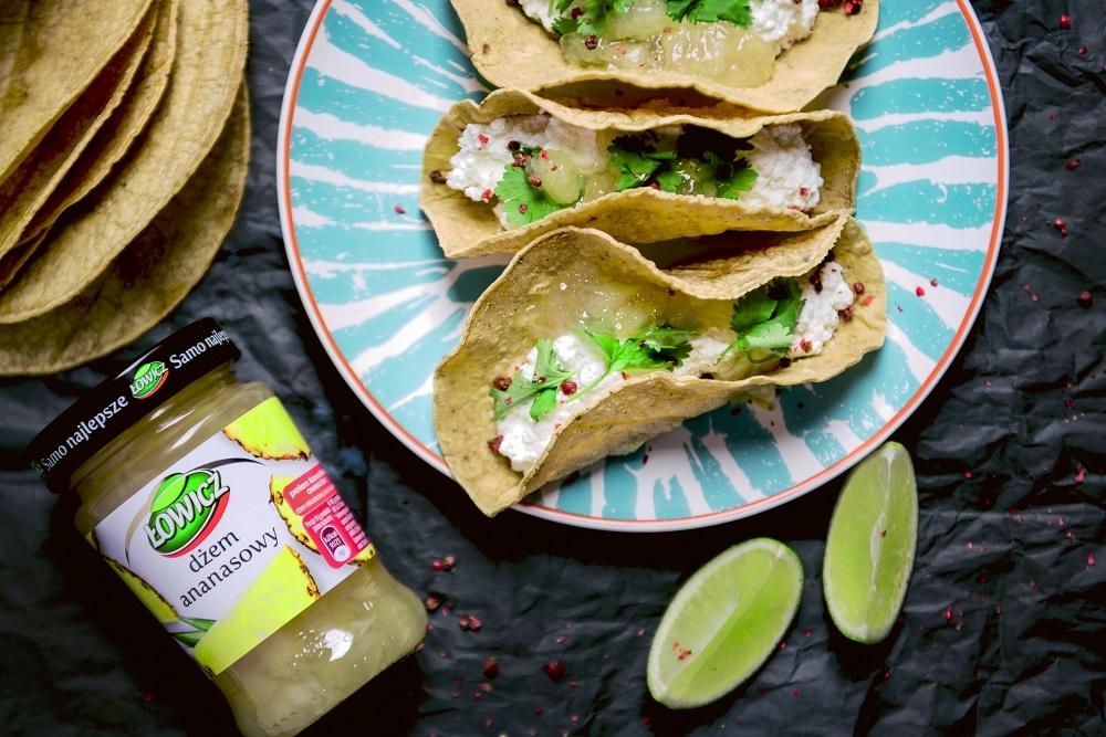 Owocowe tacos z dżemem ananasowym