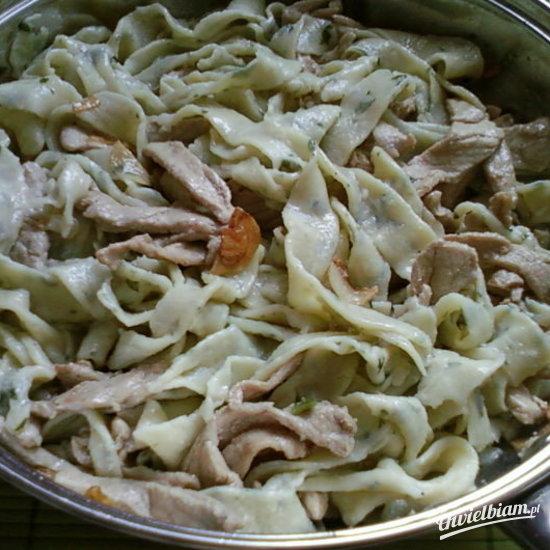 Makaron wstążki z wieprzowiną