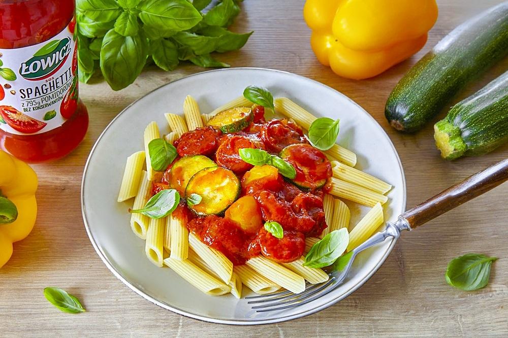 Sos spaghetti z piórami i leczo