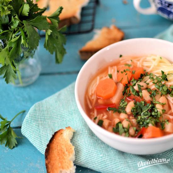 Minestrone z makaronem