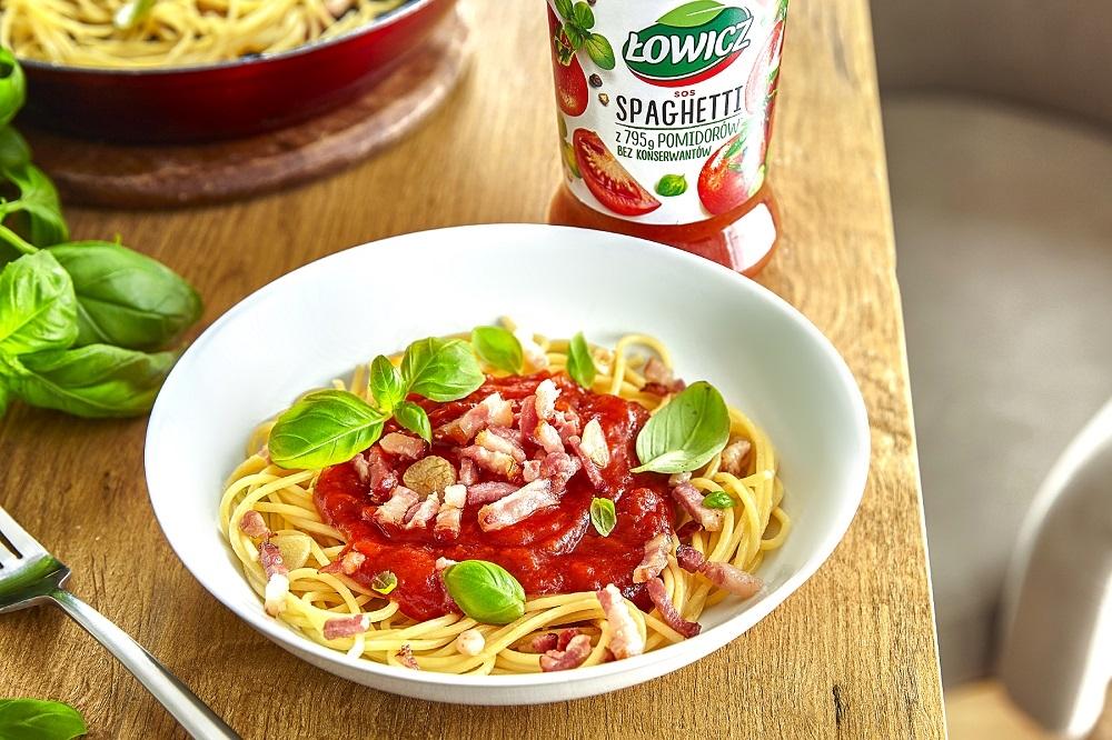 Sos spaghetti z boczkiem i bazylią