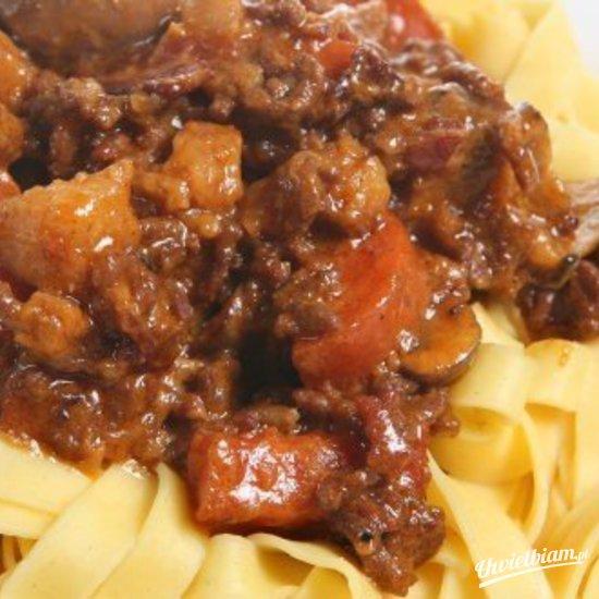 Makaron chili bolognese