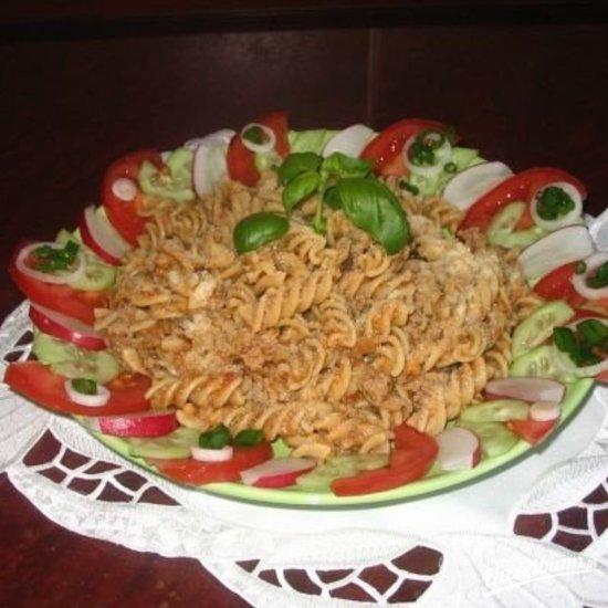Wiosenne fusilli pod parmezanową kołderką