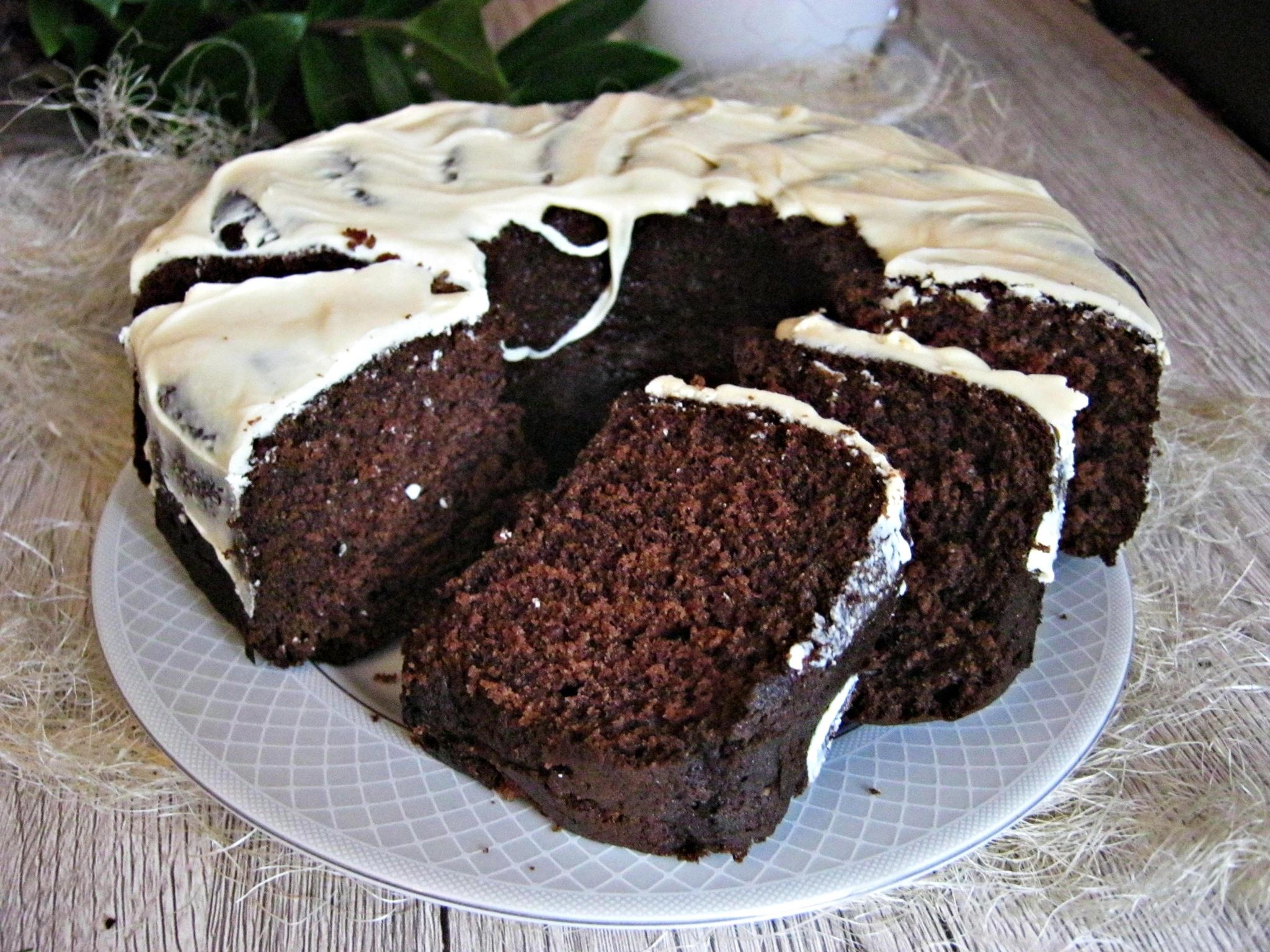 Babka cynamonowo marcepanowa