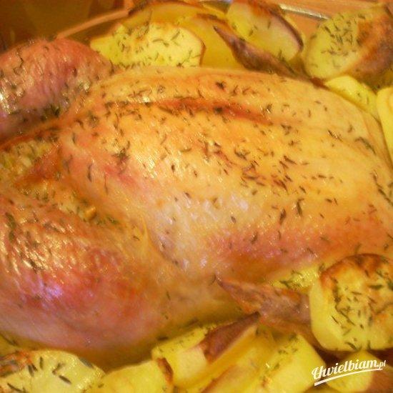 Pieczony kurczak z nadzieniem z ryżu cytrynowo-pistacjowego