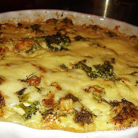 Quiche z grillowanym łososiem i brokułami