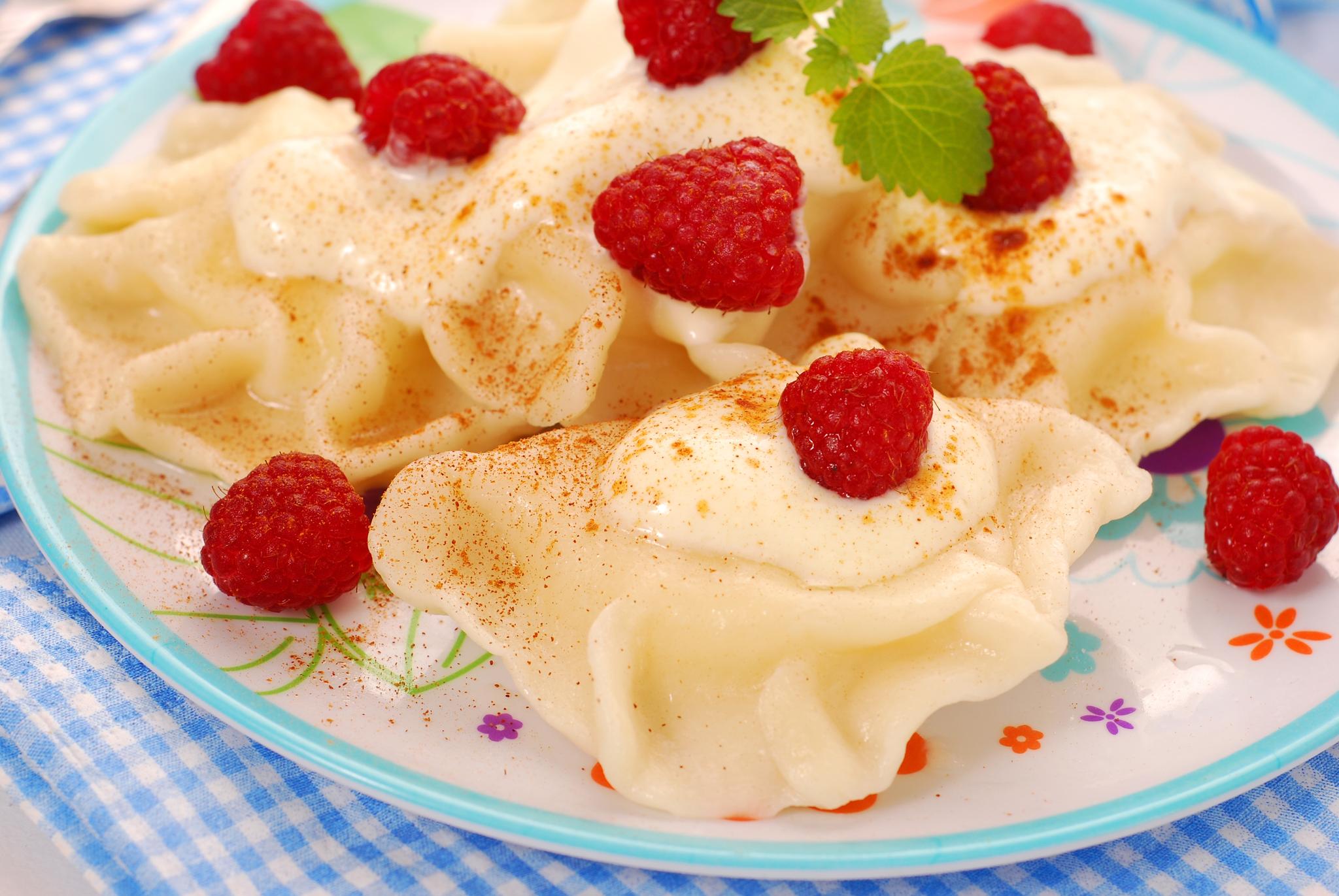 Pyszne pierogi z truskawkami