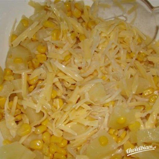 Sałatka z ananasem