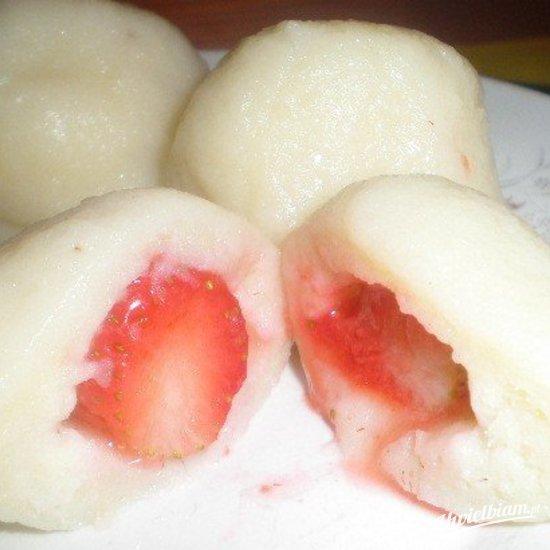Knedle z truskawkami