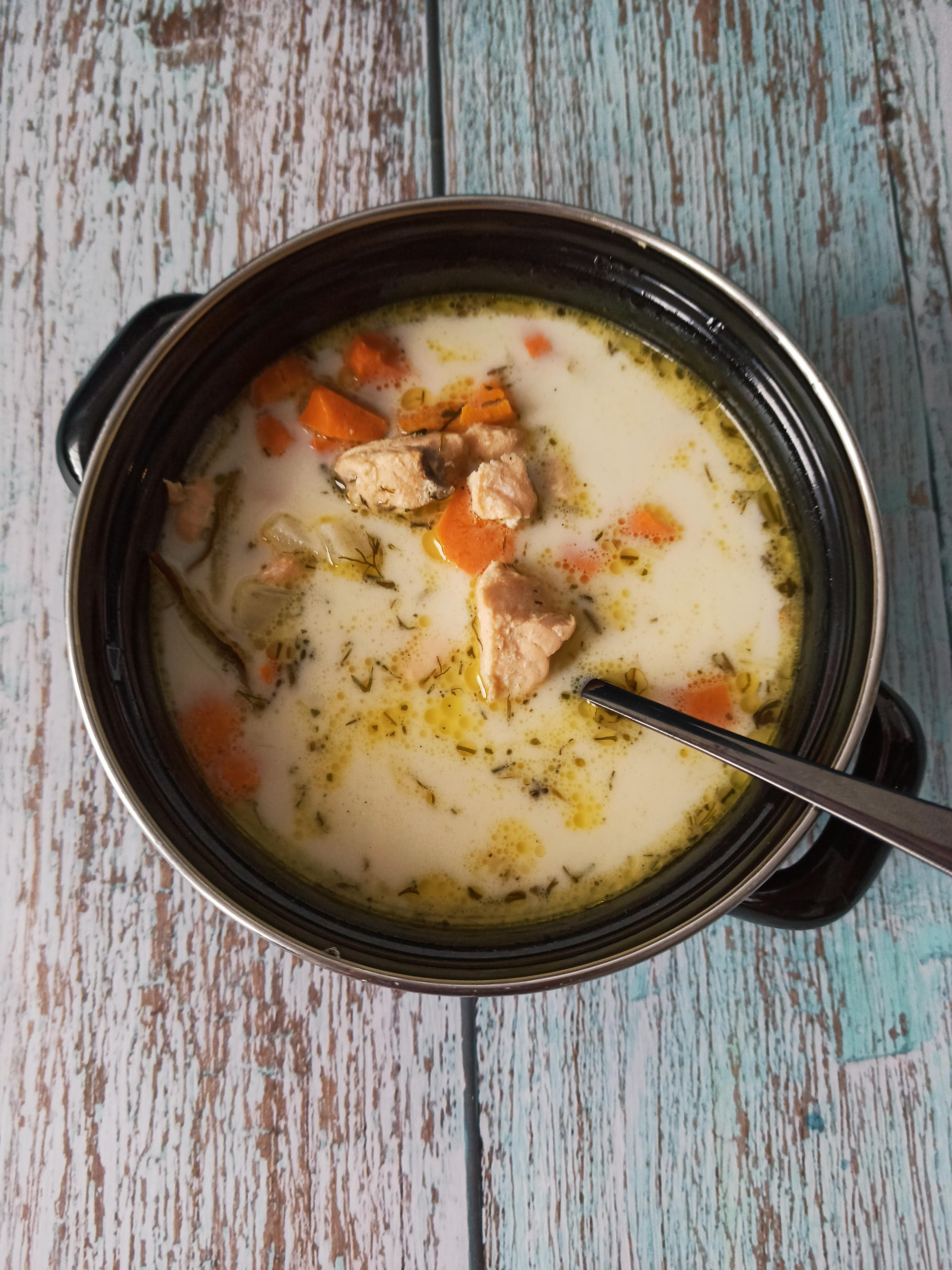 Zupa z łososia - Lohikeitto