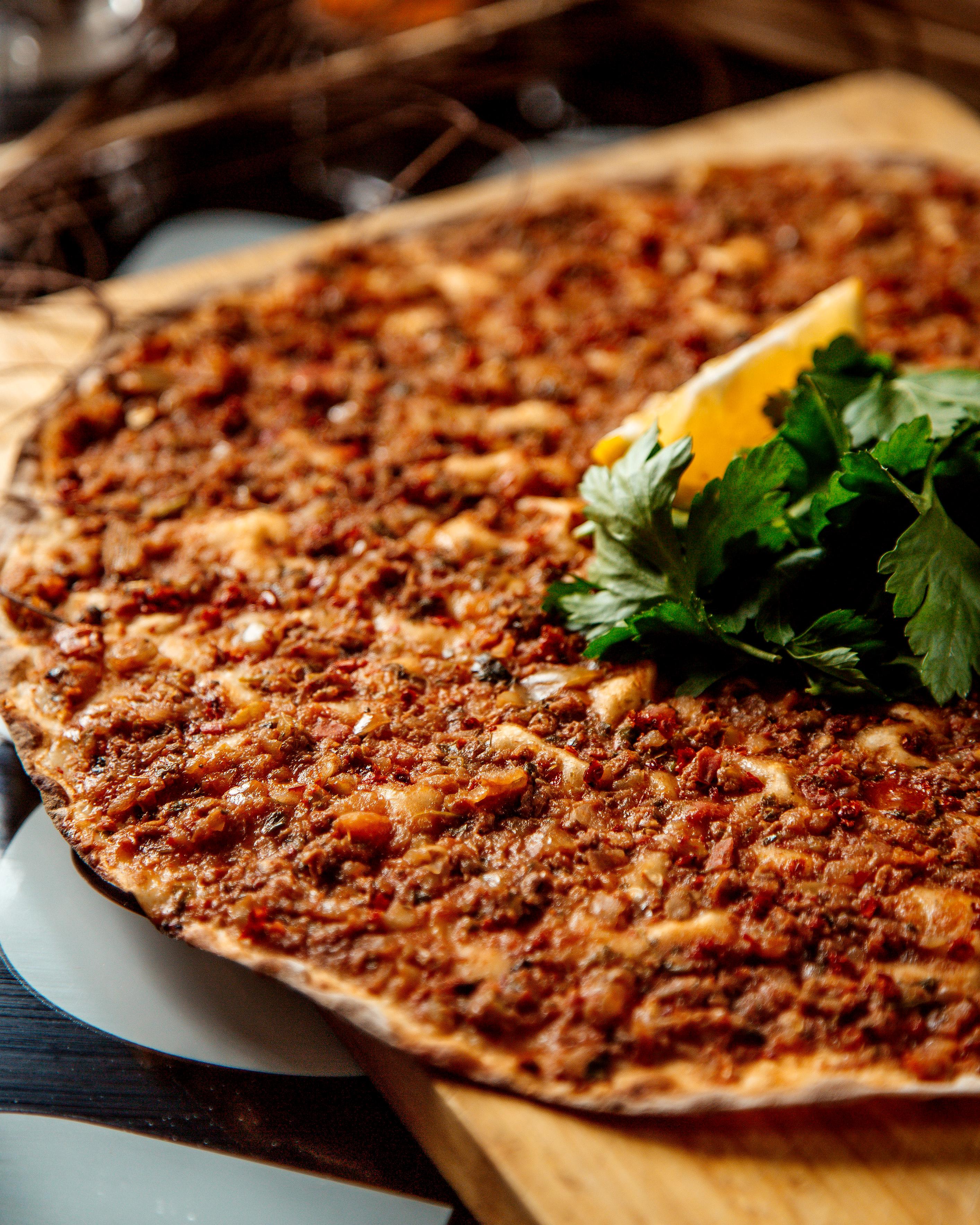 Turecka pizza Lahmajun