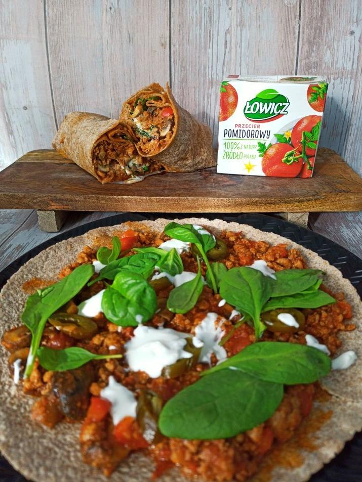 Lahmacun — turecka pizza na cienkim cieście