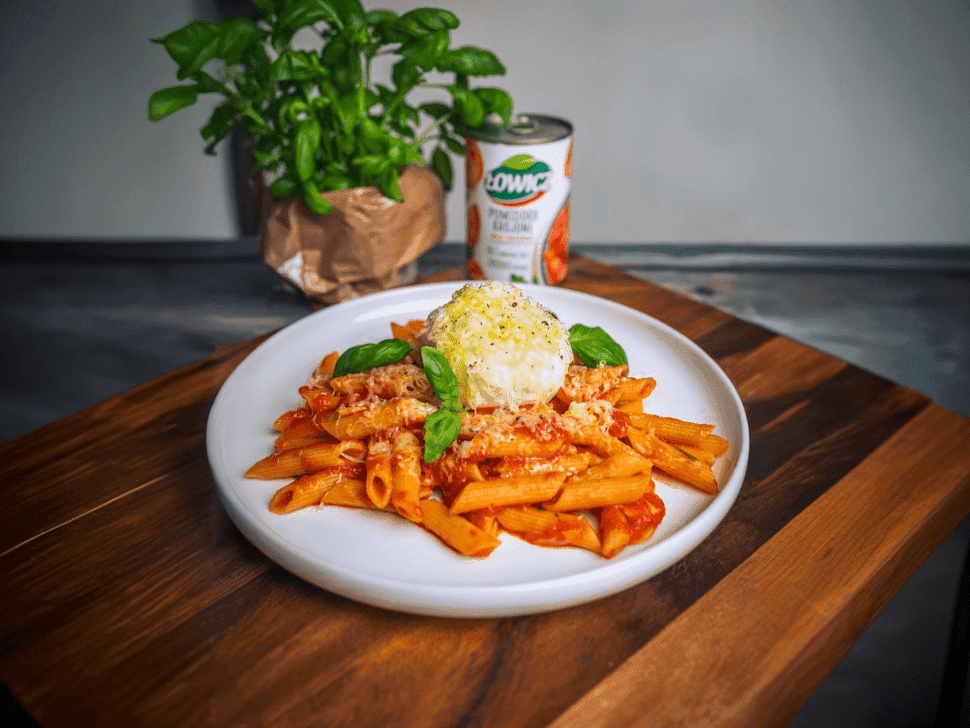 Penne pomodoro z burratą