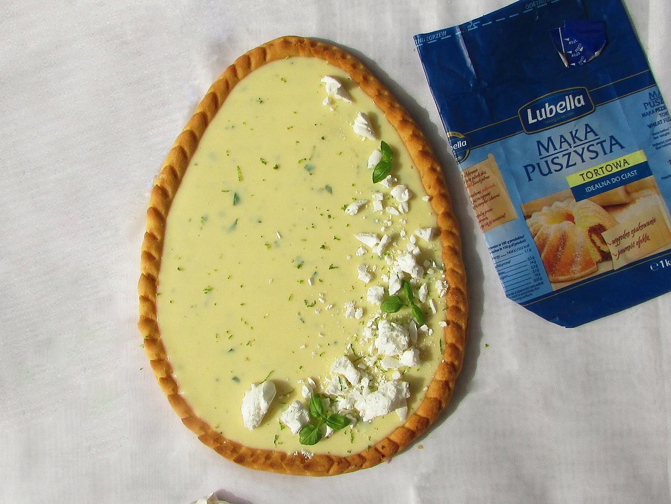 Wielkanocne jajo z kremem limonkowym oraz bazylią