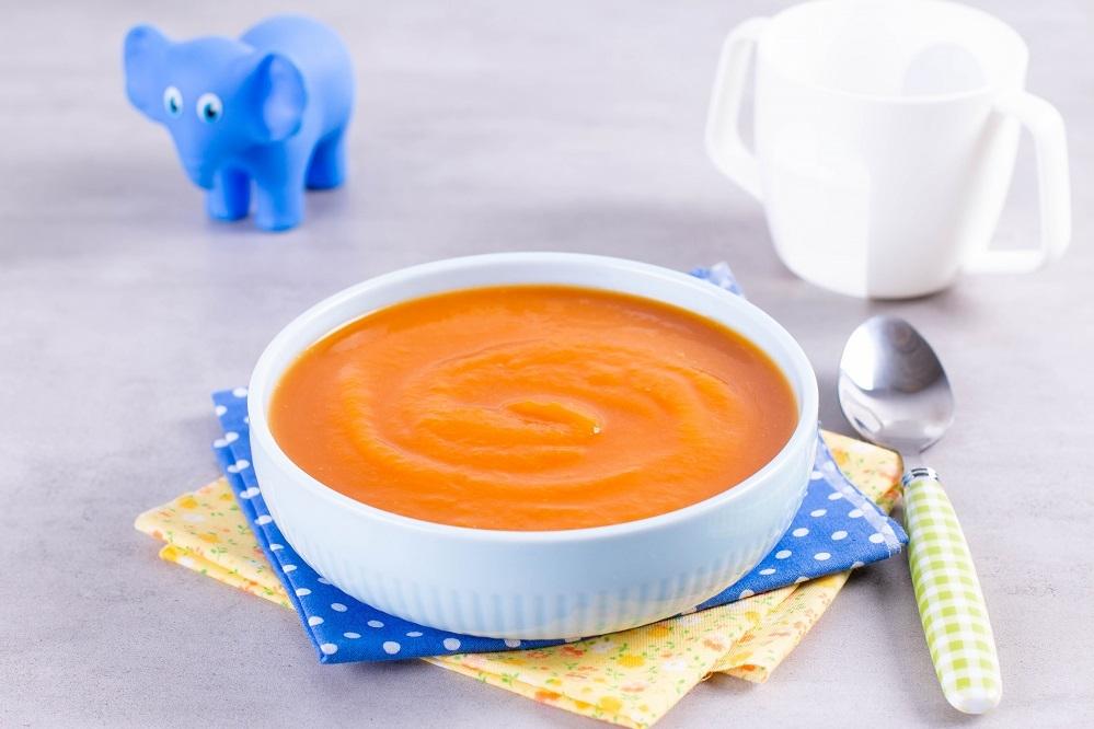 Zupa z marchwi i jabłka dla maluszka