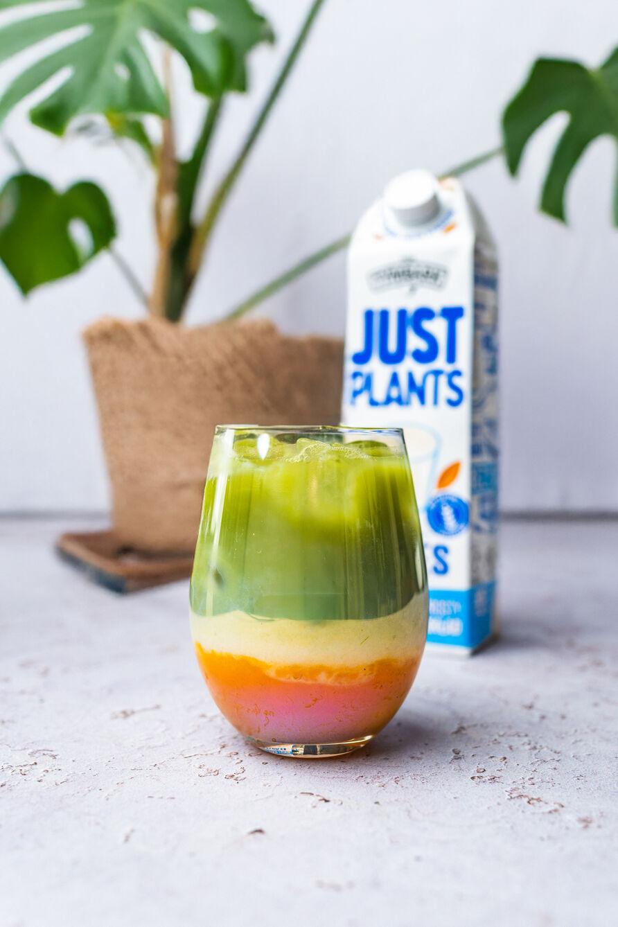 Mrożona matcha latte z mango