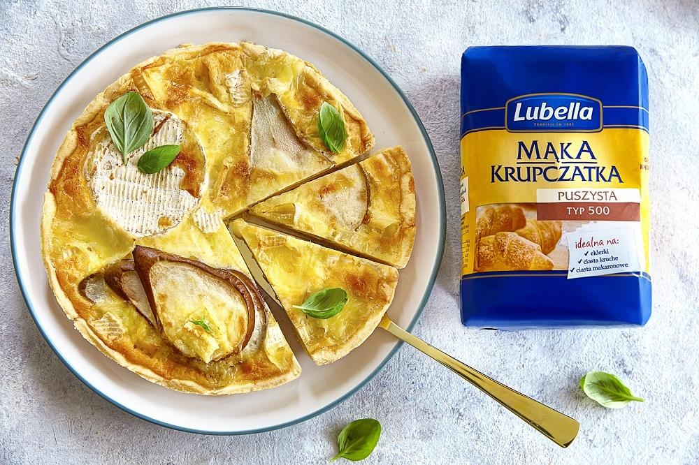 Tarta z serem pleśniowym i gruszkami