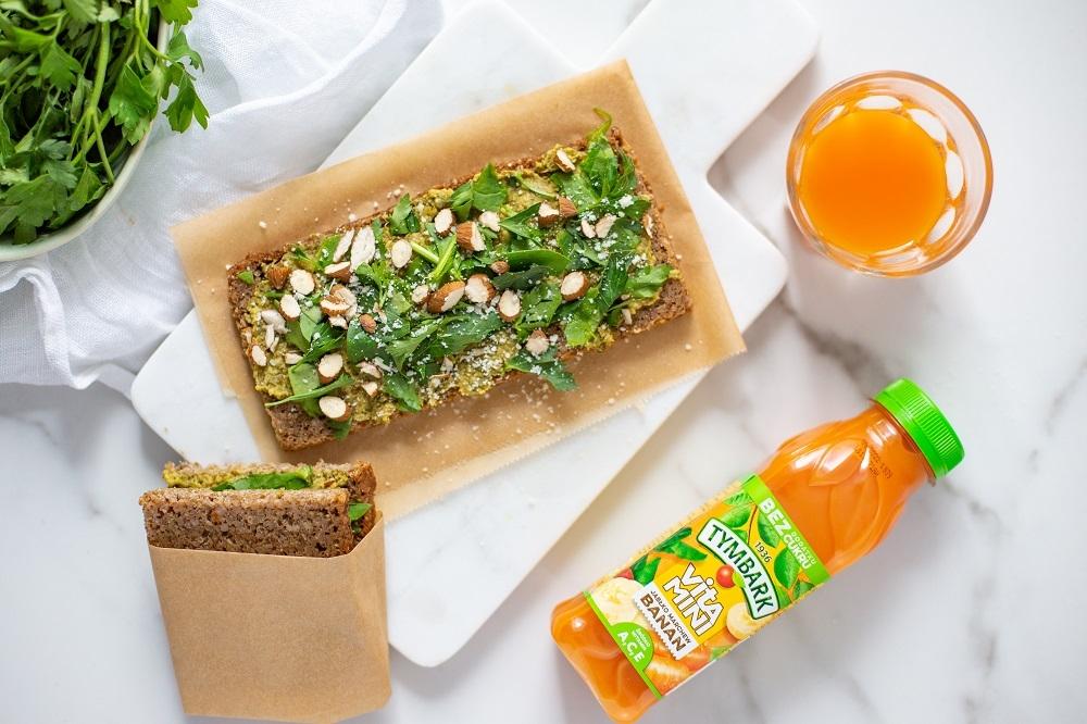 Kanapki z domowym pesto