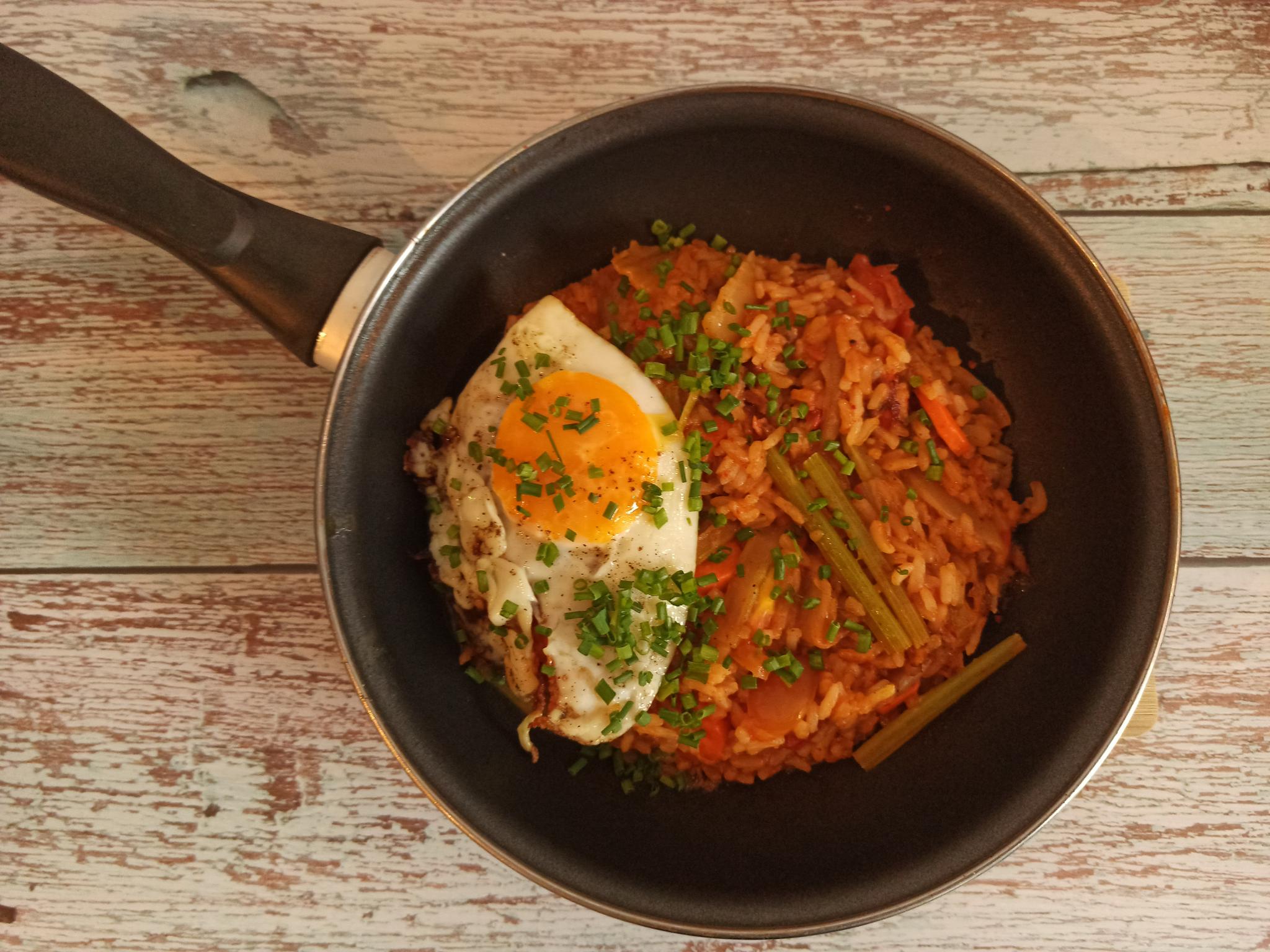 Smażony ryż z kimchi