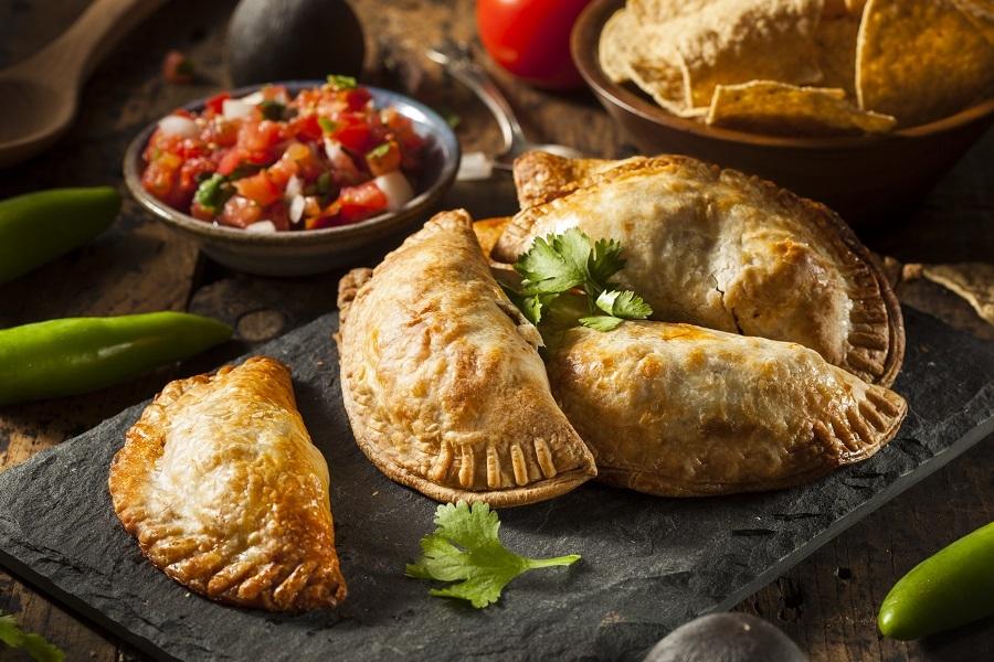 Empanadas - hiszpańskie pierożki z chorizo