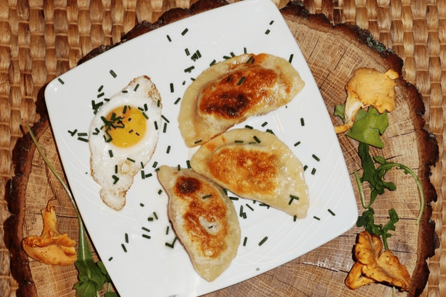 Chrupiące pierożki z meksykańskim wnętrzem