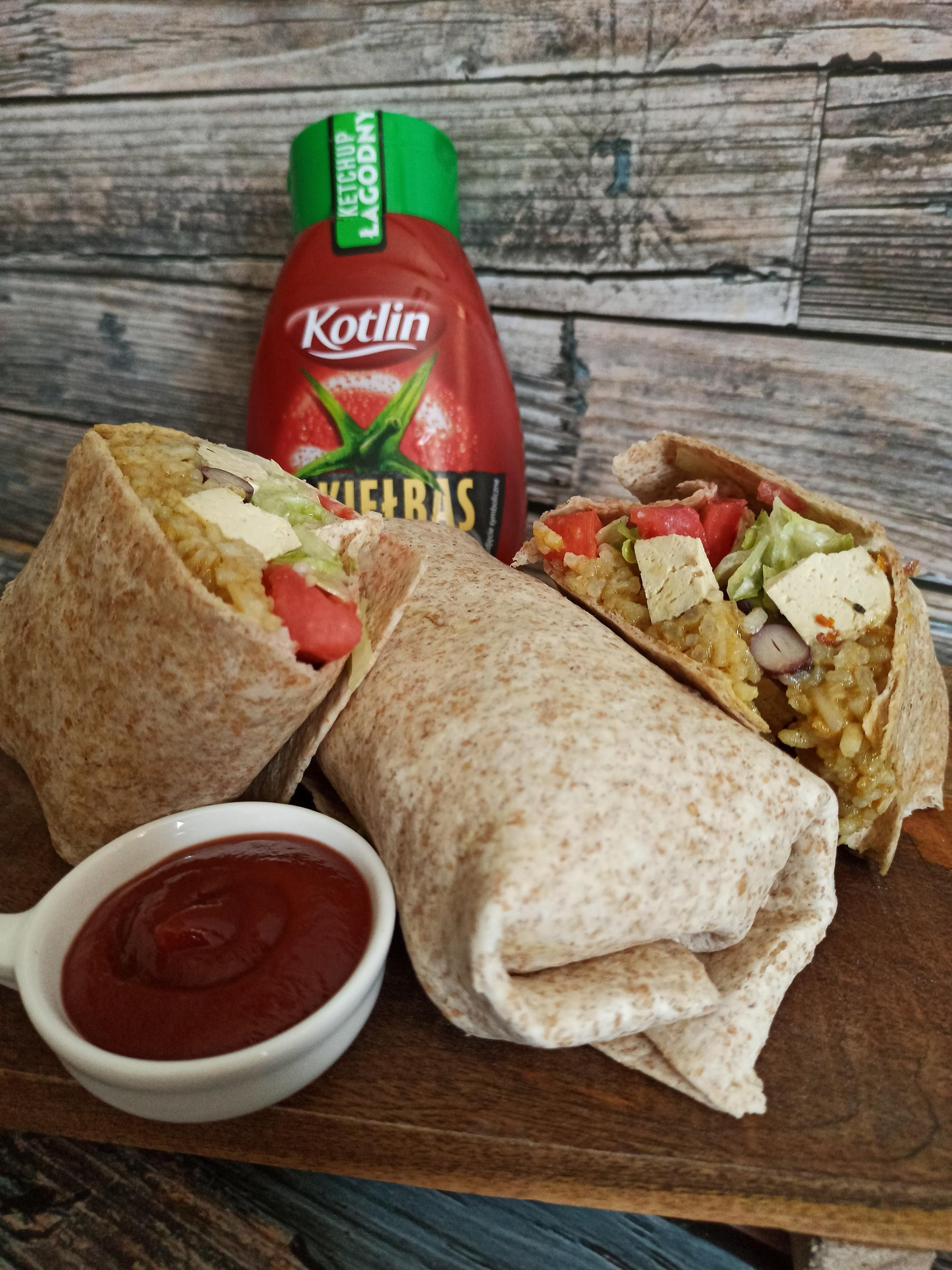 Wegańskie burrito z fasolą i tofu