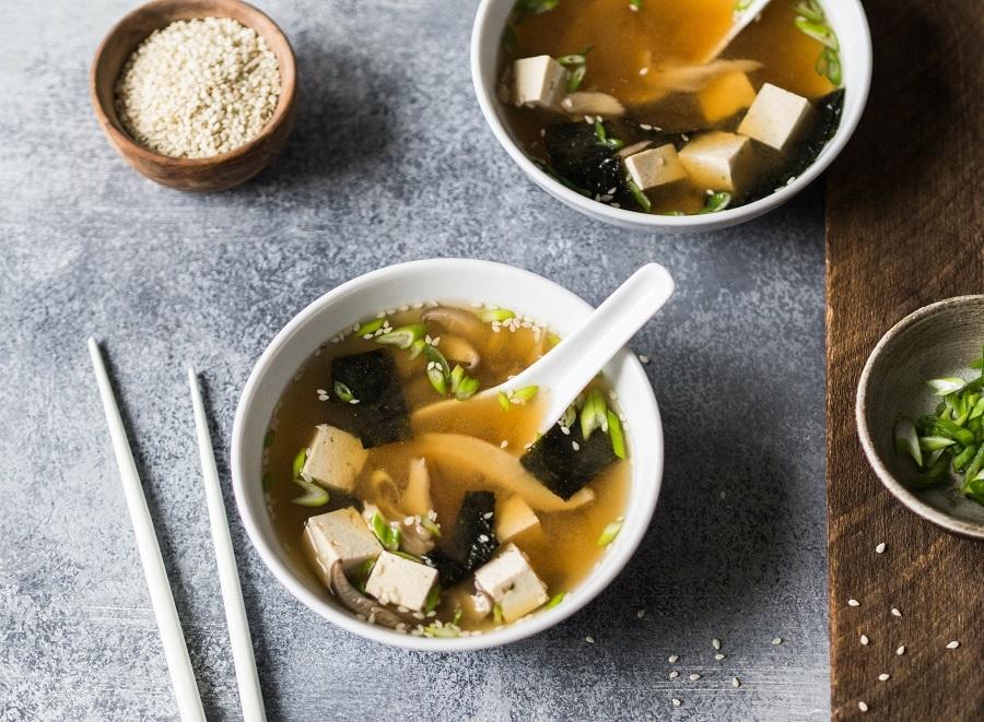 Zupa miso z tofu