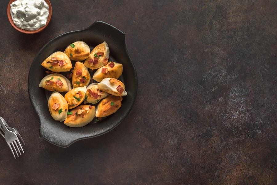 Tureckie pierogi z żółtym serem