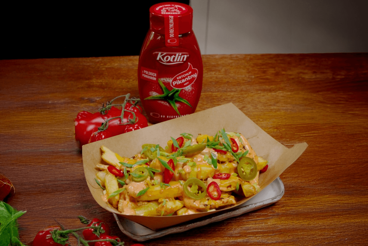 Loaded fries - załadowane frytki z kurczakiem i serem cheddar