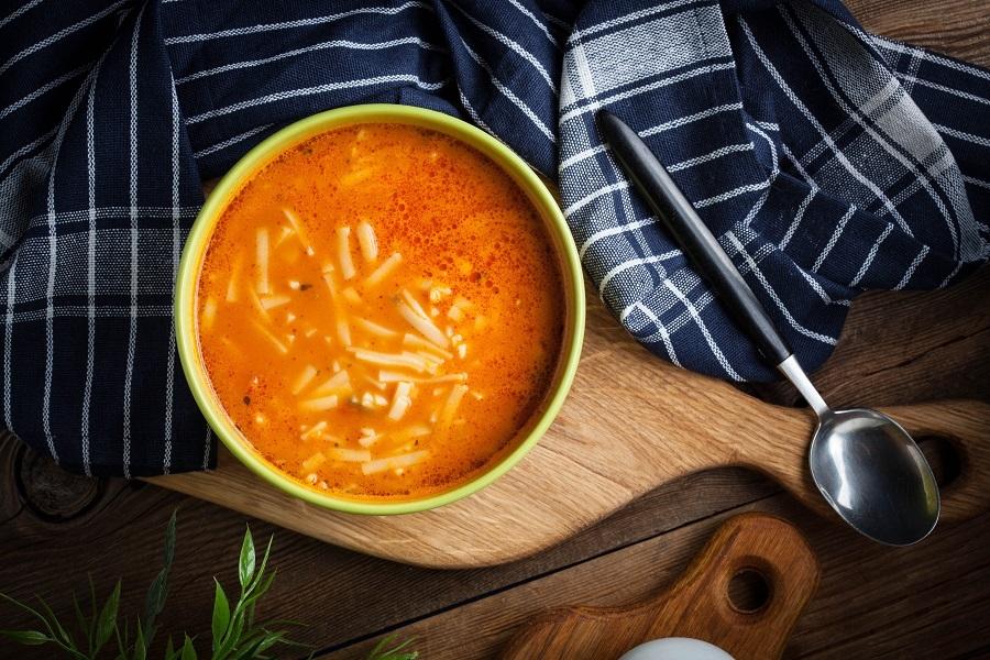 Zupa pomidorowa na rosole drobiowym
