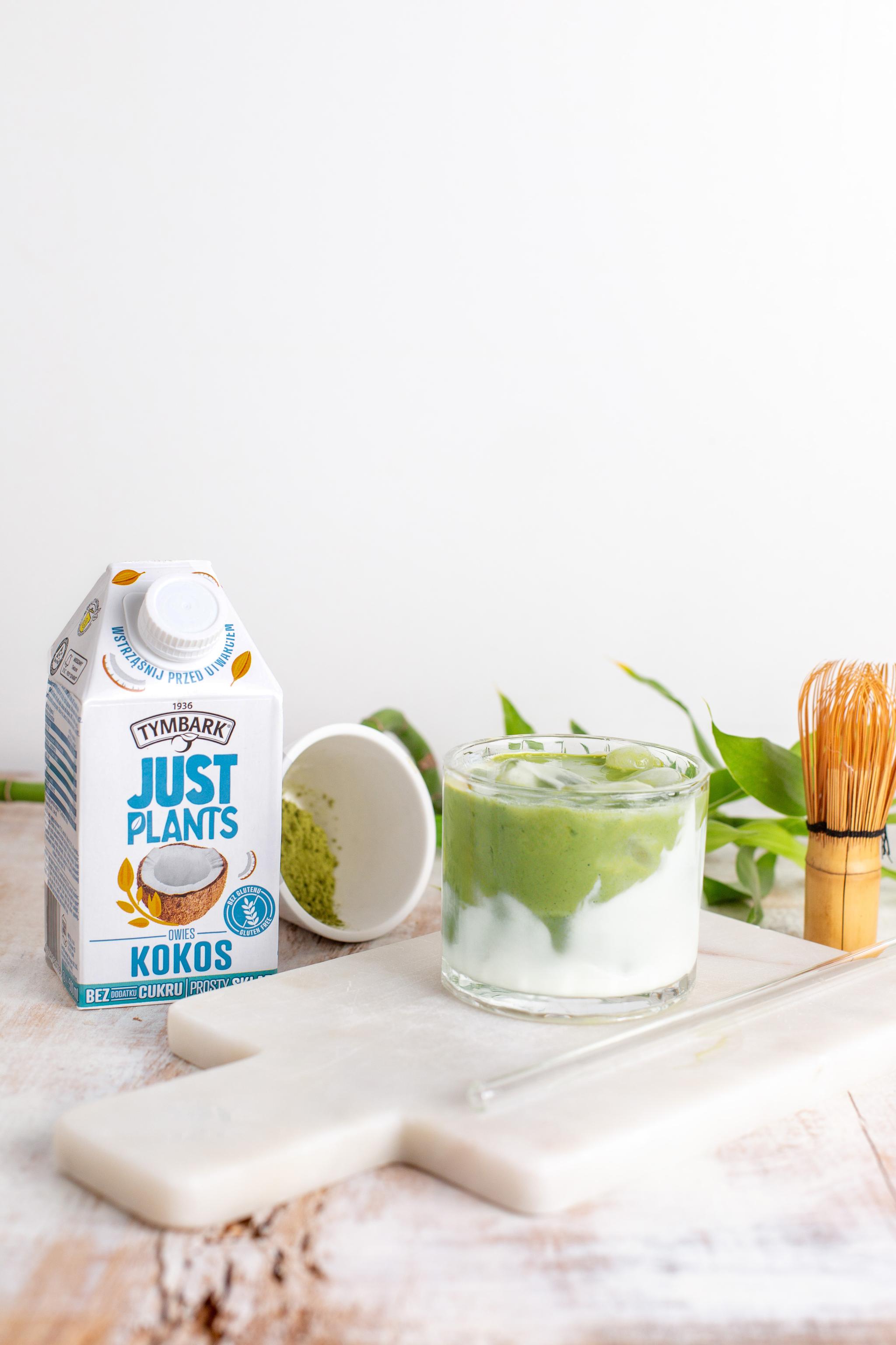 Kokosowa matcha latte