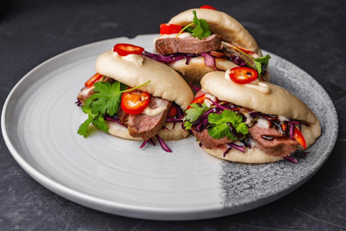 Bułeczki bao z soczystą kaczką i sosem hoisin