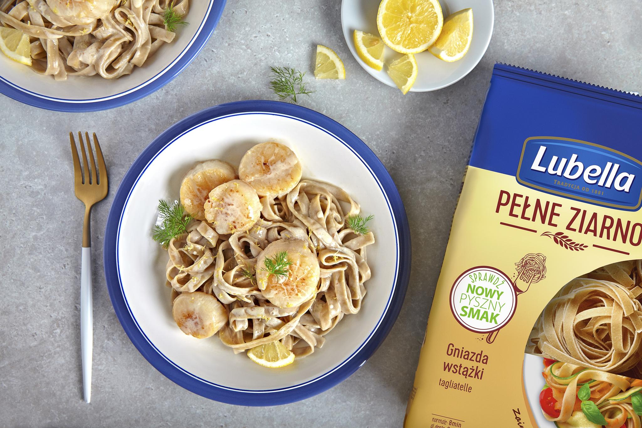 Makaron tagliatelle z przegrzebkami w sosie śmietanowo- cytrynowym
