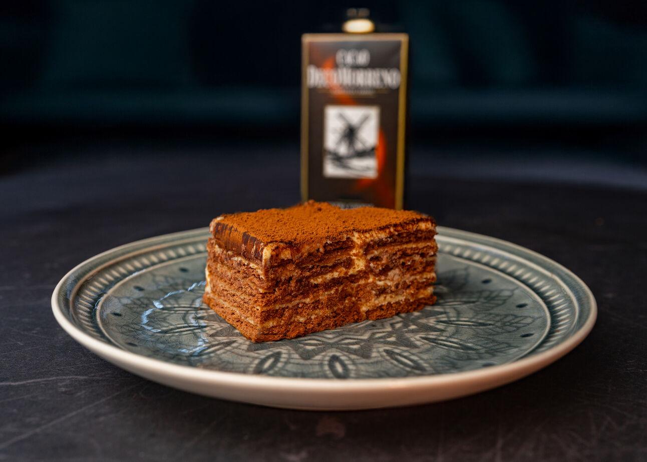 Warstwowe ciasto z herbatników bez pieczenia