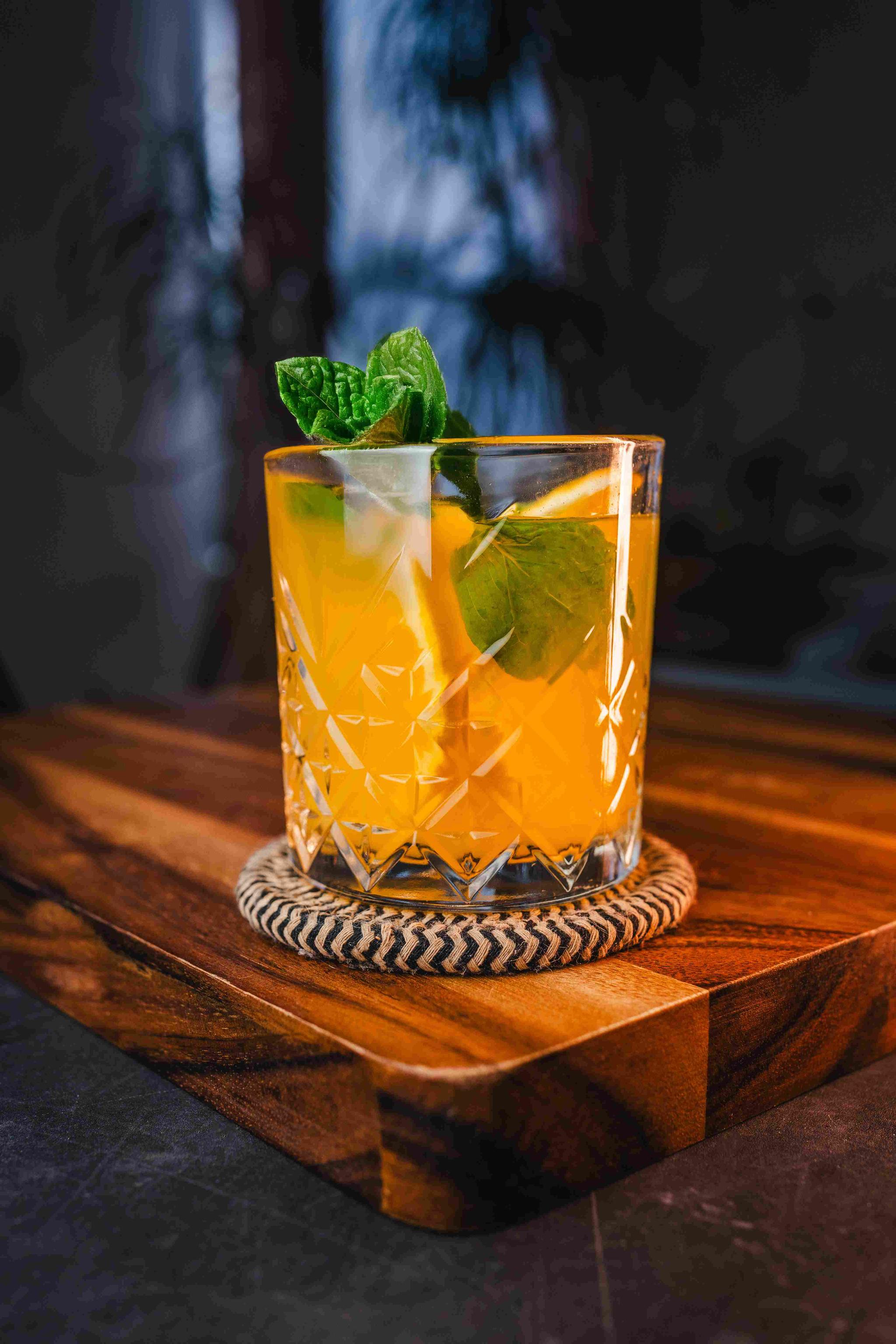 Napar z zielonej herbaty z pomarańczą i miętą