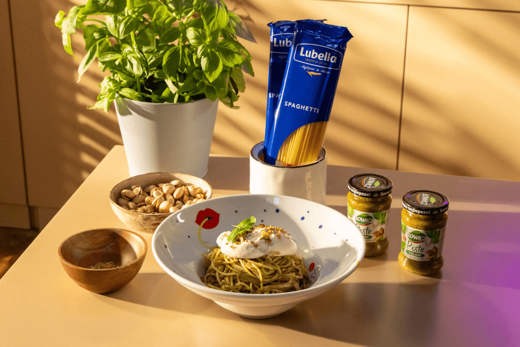 Makaron z zielonym pesto i burrattą