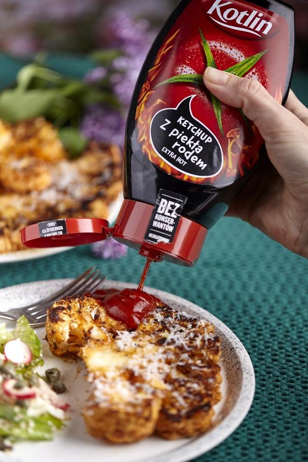 Grillowane wege steki z kalafiora z parmezanem