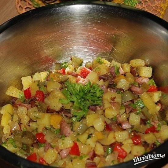 Sałatka z młodych ziemniaków