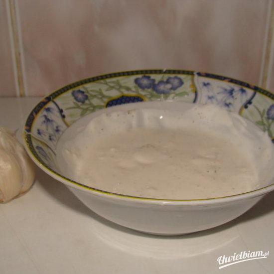 Sos czosnkowy