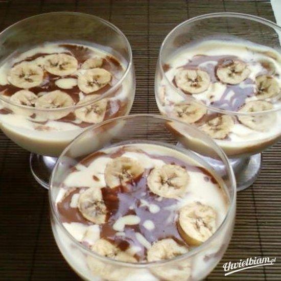 Deser czekoladowo bananowy