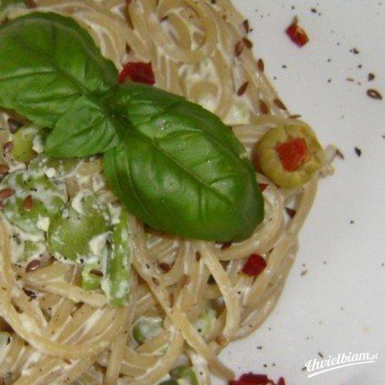 Bo(m)bowe spaghetti z papryczką piri piri i siemieniem lnianym:)