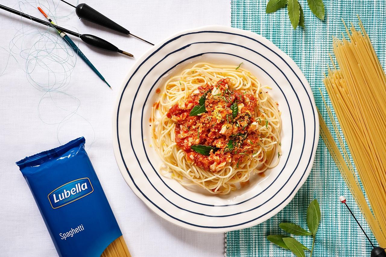 Makaron Lubella Spaghetti z liściem laurowym, czosnkiem i pomidorami