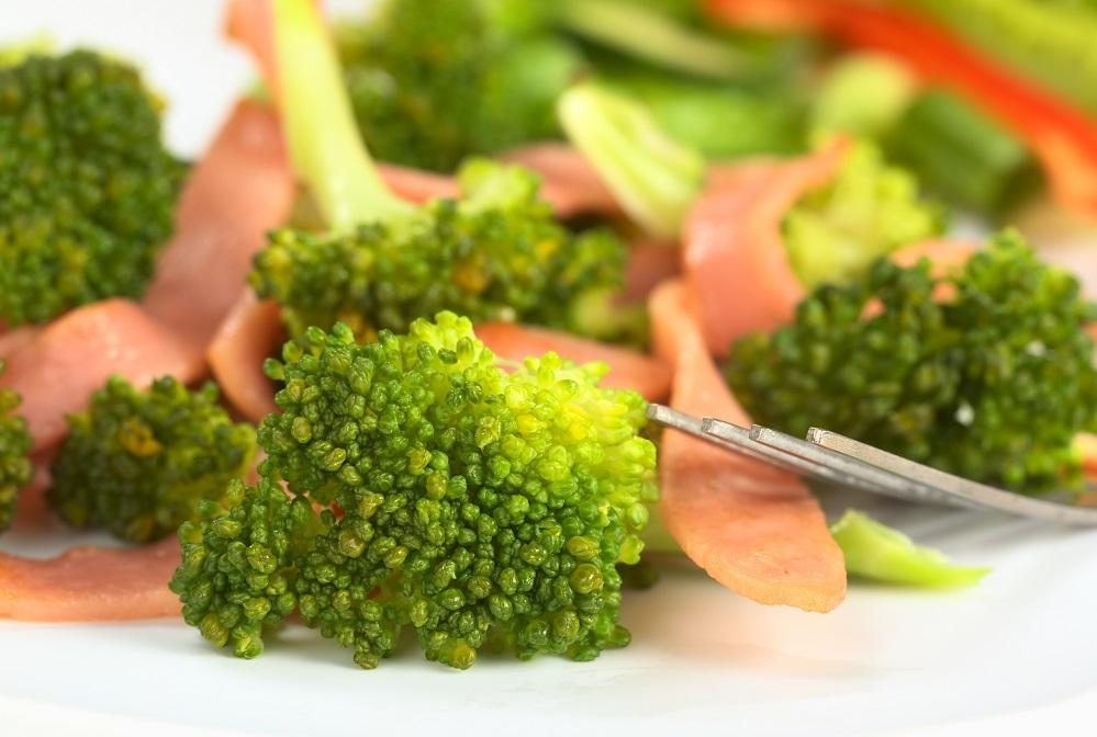Dietetyczna sałatka z brokułem